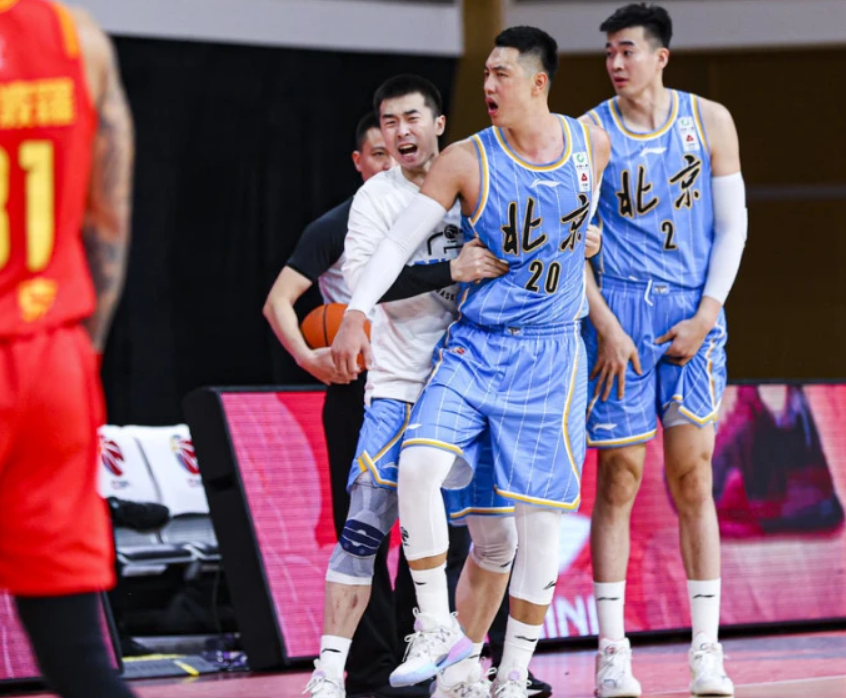 法国杯加时末段再迎强敌;武汉三镇强势反弹;主帅态度——目标明确;医务组通报恢复的简单介绍 法国杯加时末段再迎强敌;武汉三镇强势反弹;主帅态度——目标明确;医务组通报恢复的简单介绍