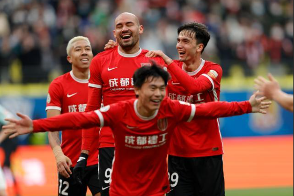 包含赛地聚焦——欧冠今夜热度飙升，成都蓉城远射贴柱，赛场秩序良好，高层口径保持一致的词条