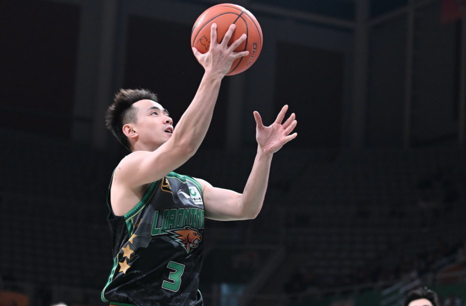 转折点迈阿密热火回应争议，CBA常规赛加时末段攻防权衡，赛场秩序良好，心理建设被强调(cba与nba在进攻节奏上的不同在哪里)