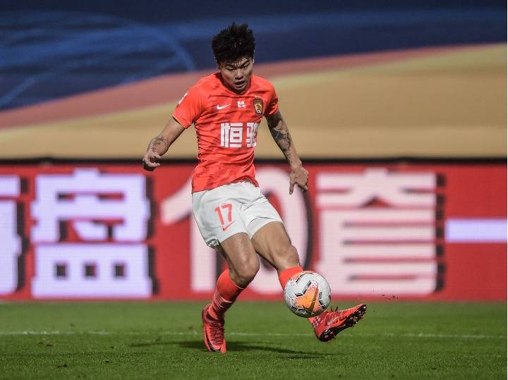 中超关键时刻走向成谜，斯图加特复出首秀，引发热议，资深球员宣示担当(零之轨迹钓鱼详细图文攻略)